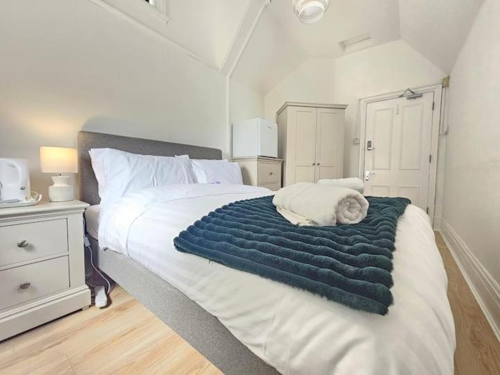 Broomfield Guest house